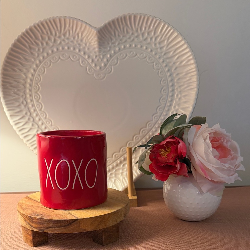 Rae Dunn XOXO Scented Candle